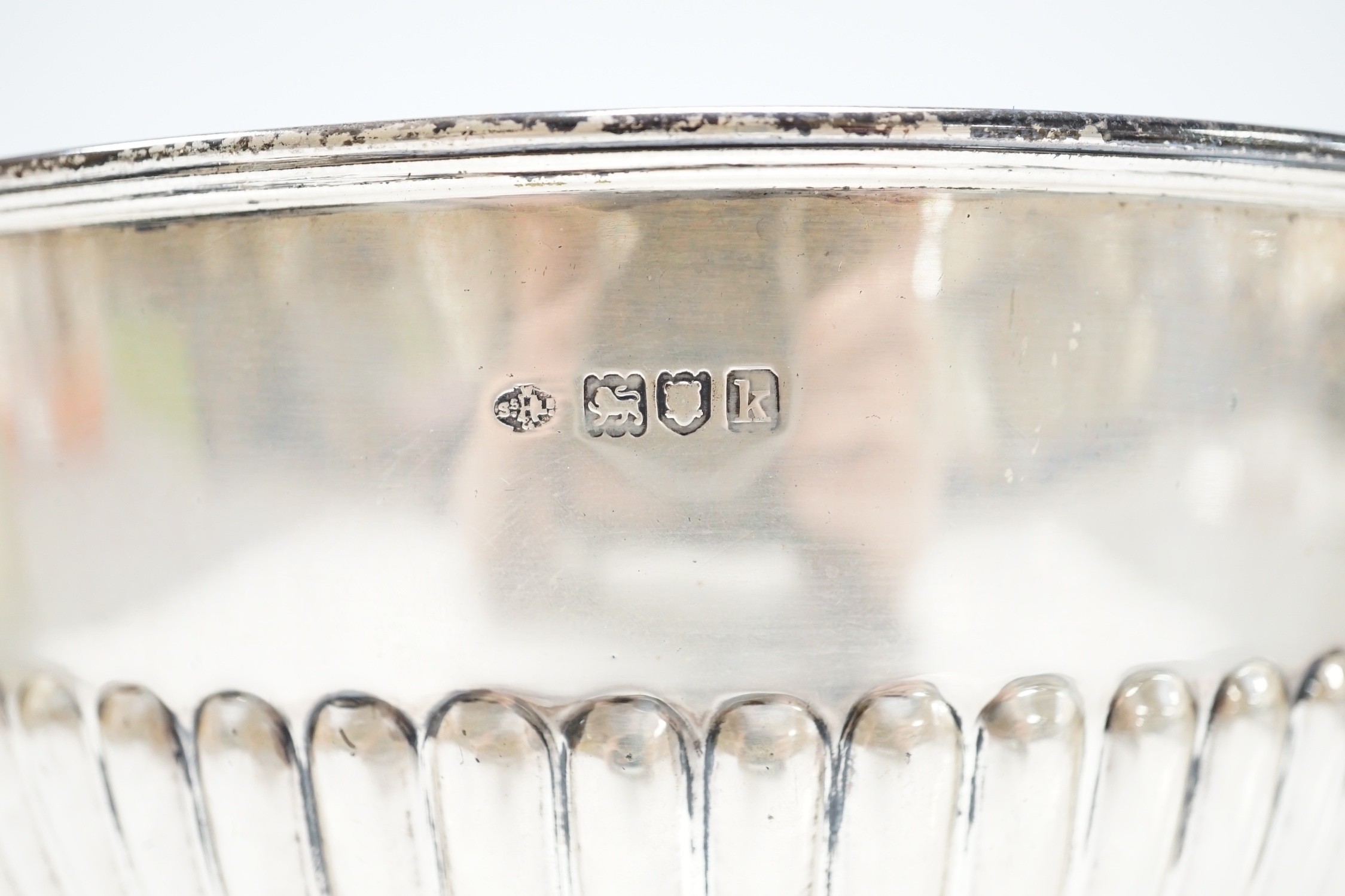 An Edwardian demi fluted silver presentation rose bowl, William Hutton & Sons, London, 1905, diameter 16.1cm, 11oz.